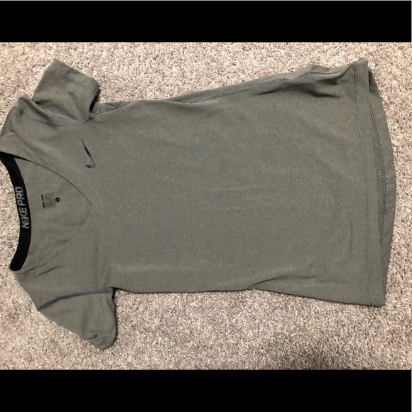 Nike Tops - Women’s Nike short sleeve active Dri-Fit size S